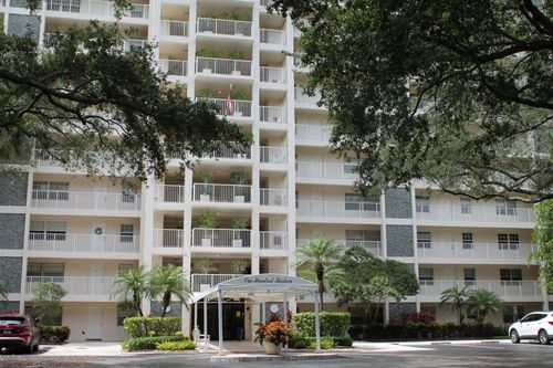 apt-607-3520 Oaks Way, Pompano Beach, FL, 33069-5382 | Card Image