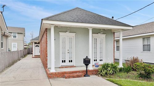 578 Avenue G, Westwego, LA, 70094-4453 | Card Image