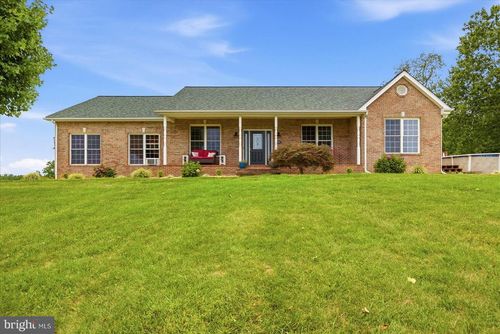6264 Middle Rd, STEPHENS CITY, VA, 22655-5131 | Card Image