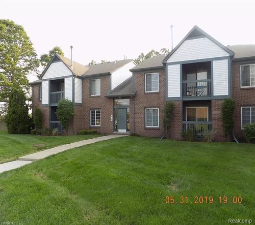 14-15246 Ashley Ct, Macomb, MI, 48044-3800 | Card Image