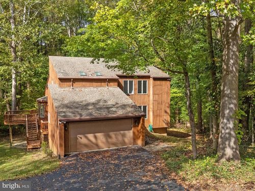 812 Richardson Dr, HARWOOD, MD, 20776-9462 | Card Image