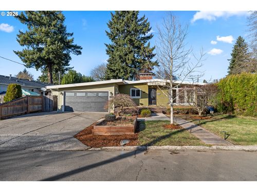 4205 Se Washington St, Milwaukie, OR, 97222-5311 | Card Image