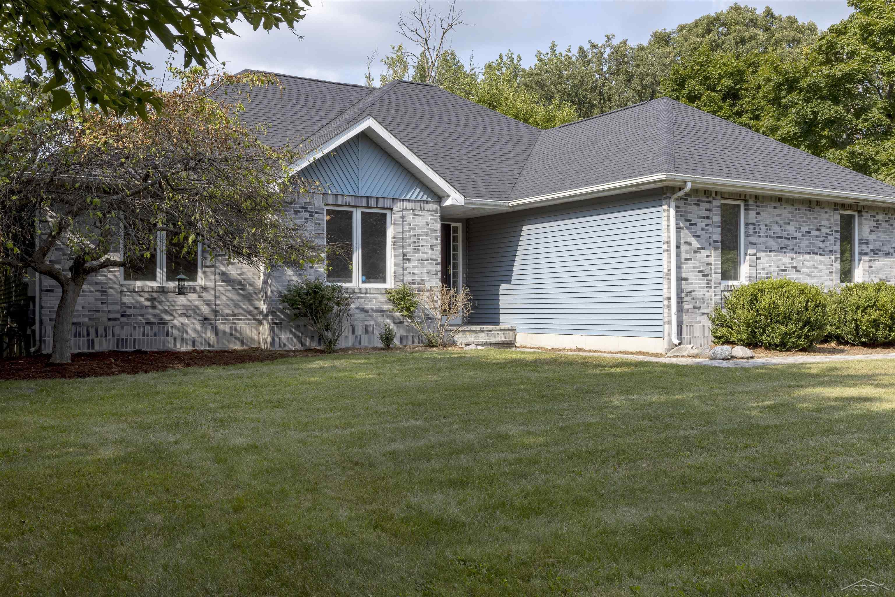 Bullock Creek Dr, Midland, MI 48640