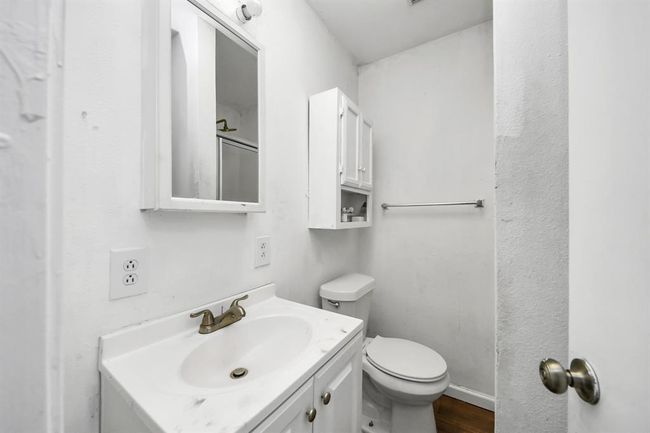 6502 S Highway 35, House other with 5 bedrooms, 3 bathrooms and 3 parking in Alvin TX | Image 32