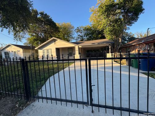 531 Cottonwood Ave, San Antonio, TX, 78225-1910 | Card Image