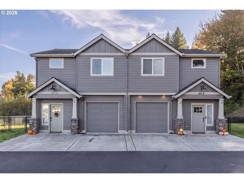 352 Cemetery Rd, Castle Rock, WA, 98611-9404 | Card Image