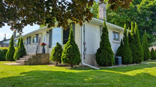 54 Amherst Dr, Amherstview, ON, K7N1H7 | Card Image