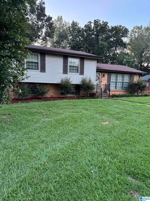 200 Hershel Dr, GARDENDALE, AL, 35071-3826 | Card Image