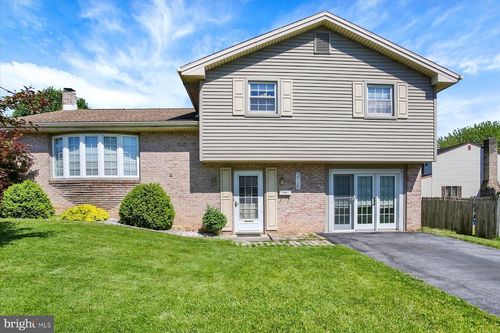 326 R St, STEELTON, PA, 17113-3057 | Card Image