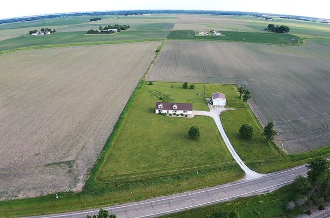 11942 State Highway 54, House other with 4 bedrooms, 4 bathrooms and null parking in Clinton IL | Image 41