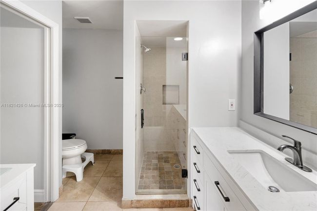 894 Ne Sandalwood Pl, Townhouse with 3 bedrooms, 3 bathrooms and null parking in Jensen Beach FL | Image 21