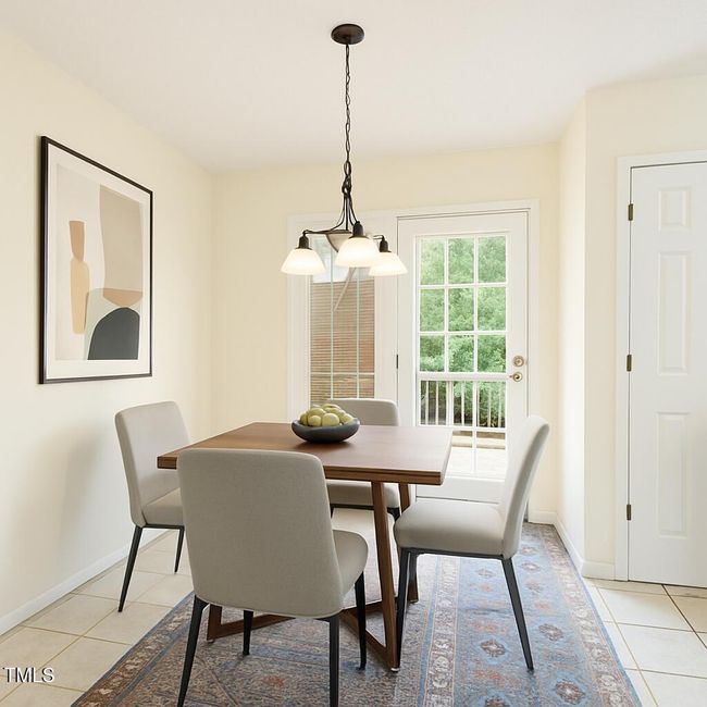 Diningroom staged | Image 14
