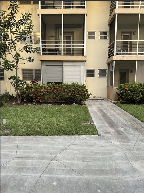 110-17050 Ne 14th Ave, North Miami Beach, FL, 33162-2843 | Card Image