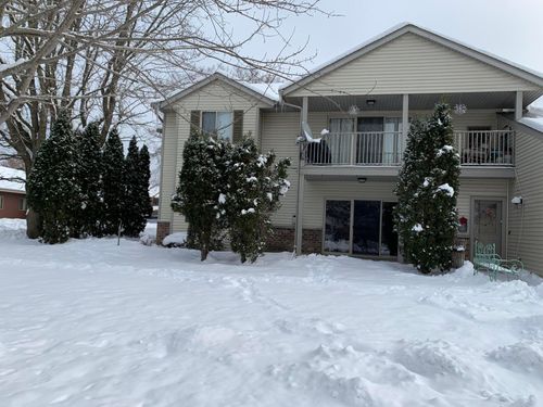 976 Roseland Dr, Kewaskum, WI, 53040-9026 | Card Image