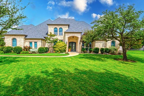 8271 Glenwick Dr, Waxahachie, TX, 75167-7296 | Card Image