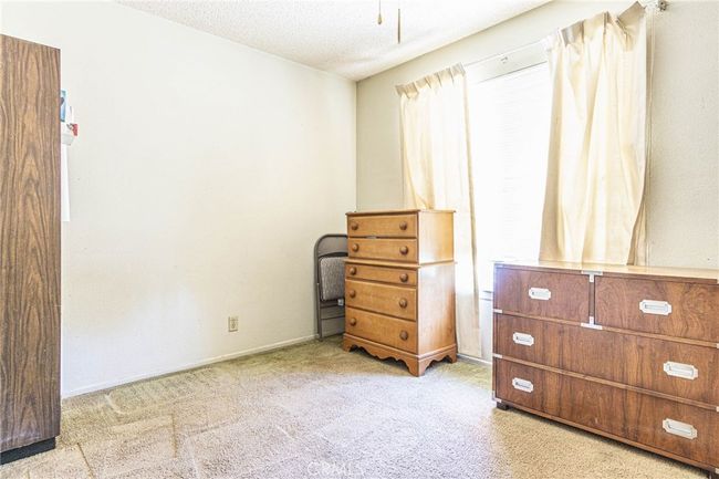 15660 Yates Rd, House other with 3 bedrooms, 2 bathrooms and 2 parking in Victorville CA | Image 20