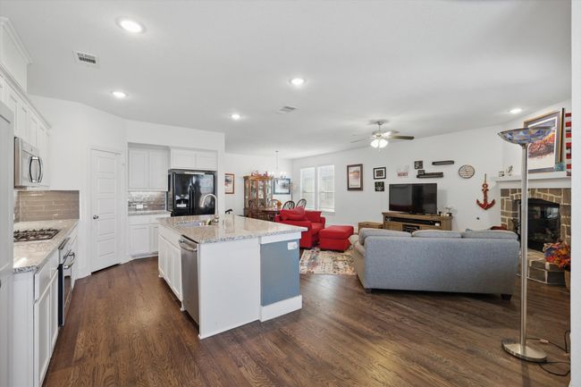 421 Forefront Ave, House other with 4 bedrooms, 3 bathrooms and null parking in Celina TX | Image 8