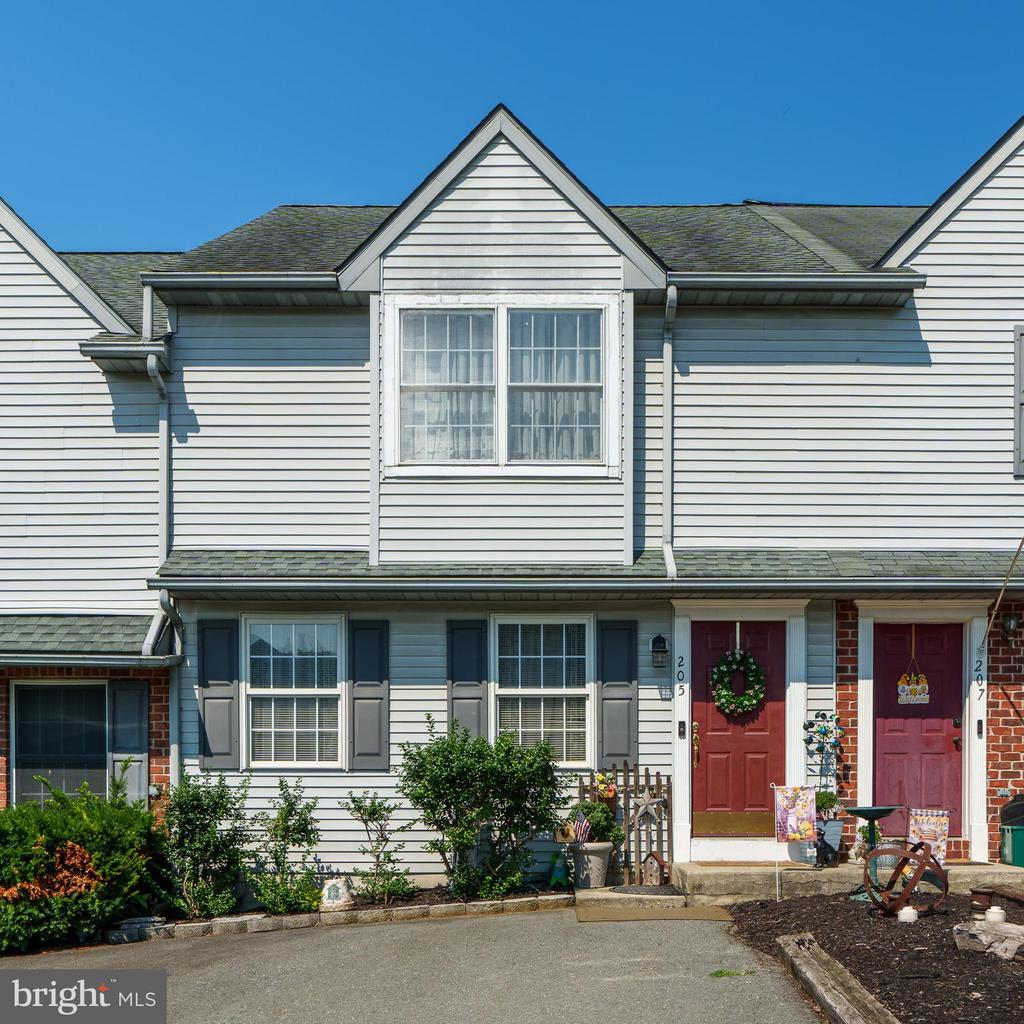 Quaking Aspen Ln, Marietta, PA 17547