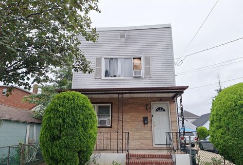 151 Lincoln Ave, Mineola, NY, 11501-2542 | Card Image