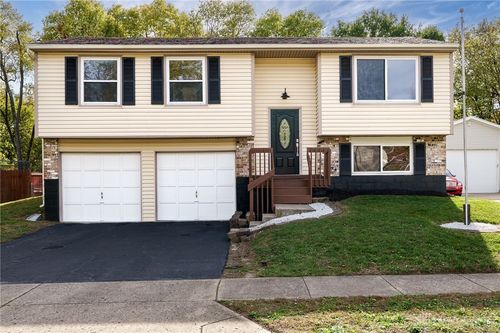 2253 Wienburg Dr, Dayton, OH, 45439-7942 | Card Image