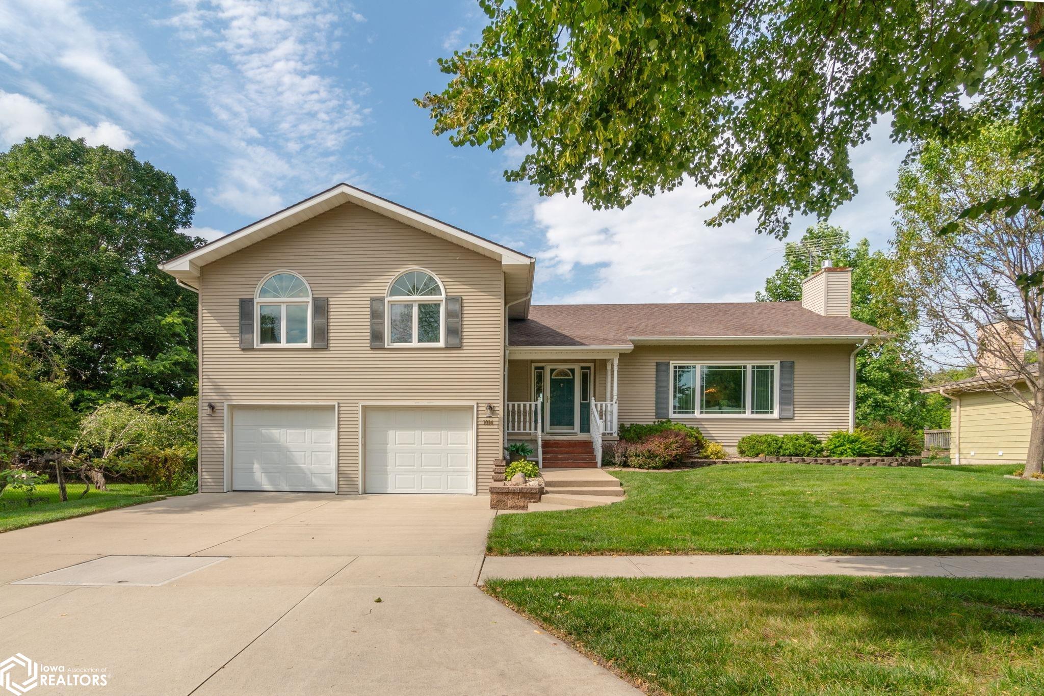 15th St, Mason City, IA 50401