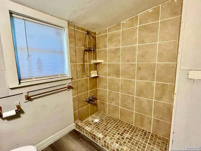 111 Fernandez Ave, House other with 3 bedrooms, 1 bathrooms and null parking in Devine TX | Image 14