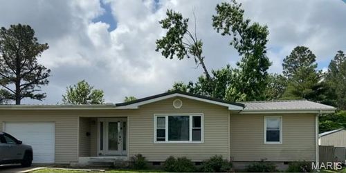 811 Moore St, Dexter, MO, 63841-2449 | Card Image