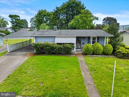 124 Willow Dr, BERWICK, PA, 18603-4226 | Card Image