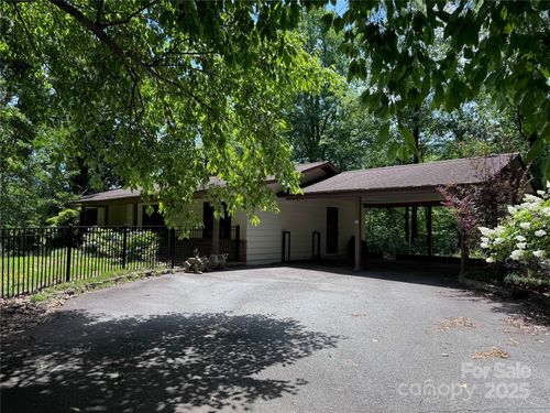 45 Dogwood Dr, Tryon, NC, 28782-3245 | Card Image
