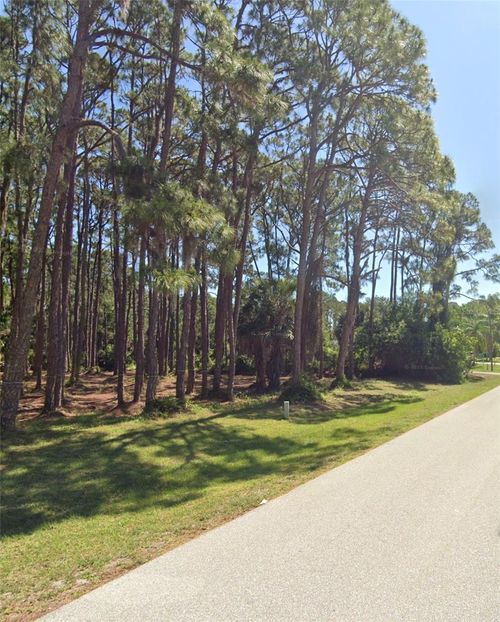 8905 Bantry Bay Blvd, Englewood, FL, 34224-8864 | Card Image