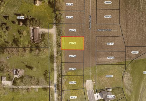 1138 Petersen Ct Nw, Stewartville, MN, 55976-1681 | Card Image