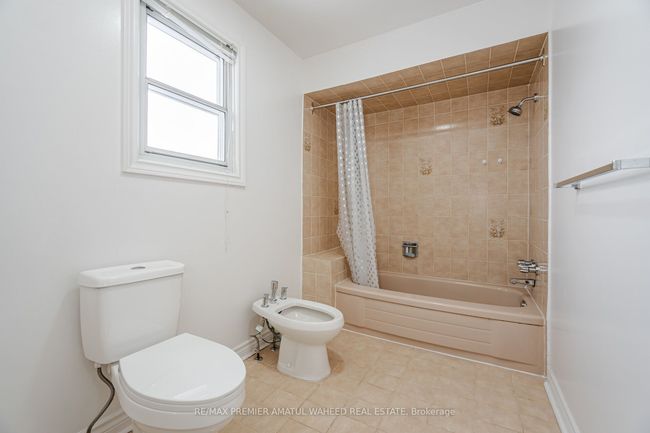 166 Killian Rd, House other with 5 bedrooms, 4 bathrooms and 2 parking in Maple ON | Image 25