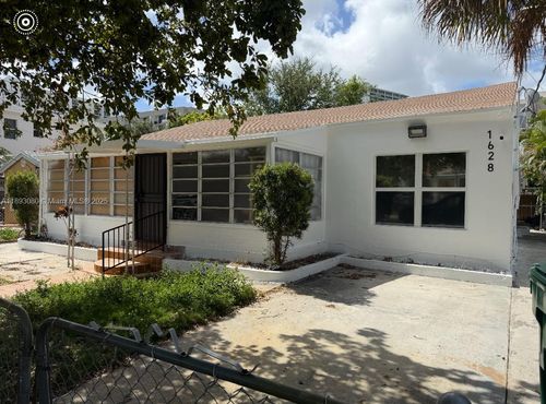 1628 Nw 15th St, Miami, FL, 33125-2462 | Card Image