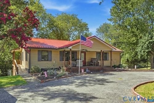 110 Patrick Henry Dr, LOUISA, VA, 23093-6533 | Card Image