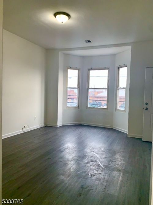 165 Sherman Ave, Newark, NJ, 07114-1735 | Card Image