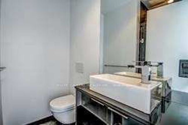 2315 - 70 Temperance St, Condo with 2 bedrooms, 2 bathrooms and 1 parking in Toronto ON | Image 7