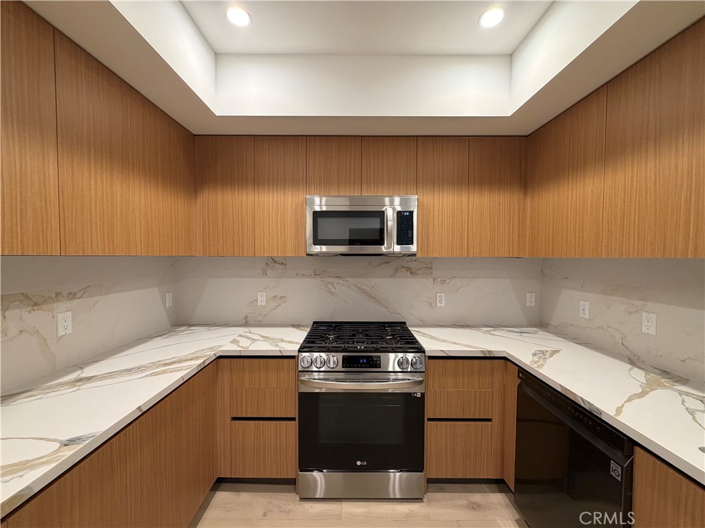 Residential Lease in Los Angeles 2