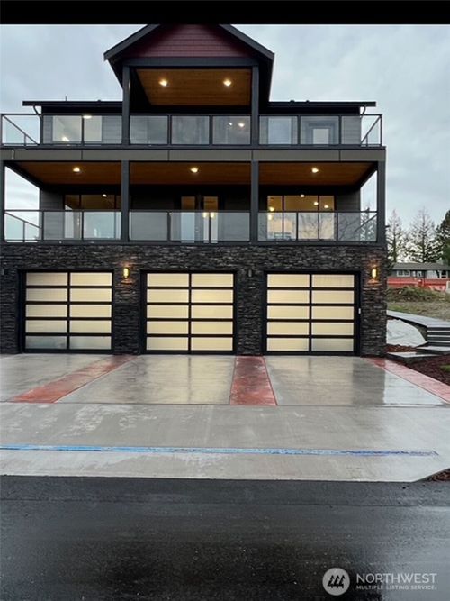 3706 W 3rd St, Anacortes, WA, 98221-1211 | Card Image