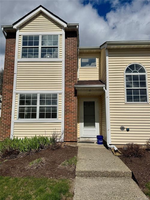 47 Brick Pond Rd, Middletown, NY, 10940-4263 | Card Image