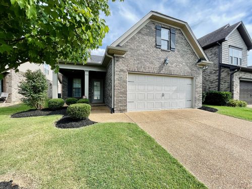 114 Trenton Ln, Hendersonville, TN, 37075-1402 | Card Image