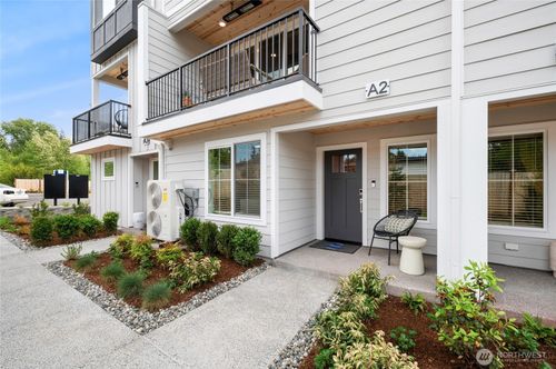 h5-1322 194th St Se, Bothell, WA, 98012-7447 | Card Image