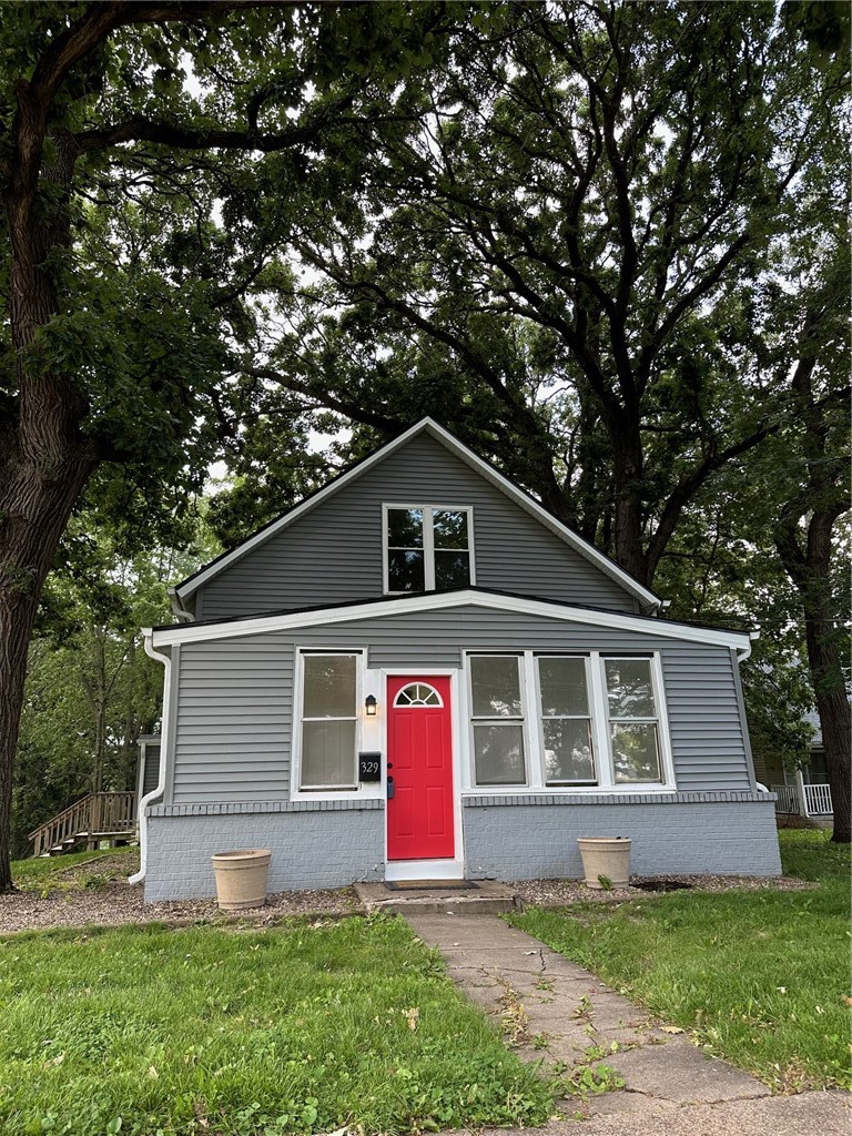 Creston Ave, Des Moines, IA 50315