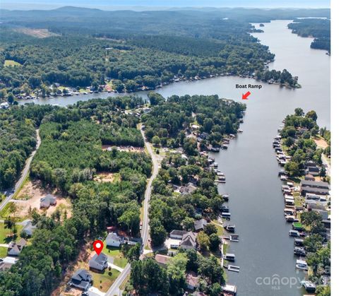 319 Shoreline Dr, New London, NC, 28127-7663 | Card Image