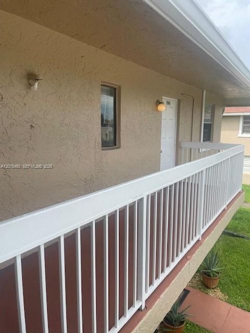 7-p-9962 Twin Lakes Dr, Coral Springs, FL, 33071-5341 | Card Image
