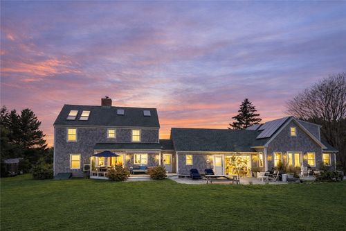 400 Third Beach Road, Middletown, RI, 02842 | Card Image