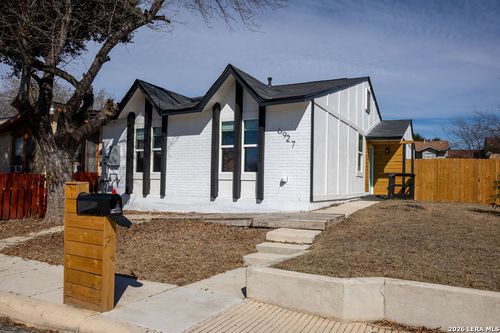 6927 Oldham, San Antonio, TX, 78239-3330 | Card Image