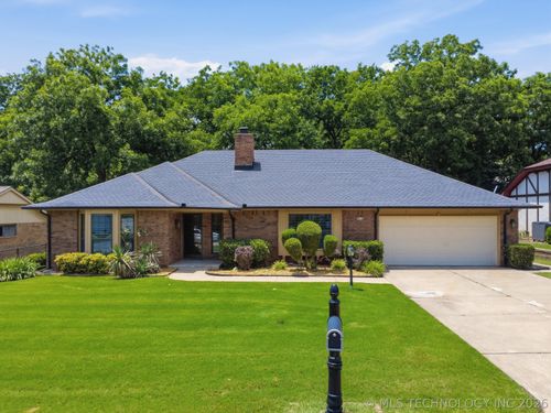 8016 Irvington Ave, Tulsa, OK, 74136-8403 | Card Image