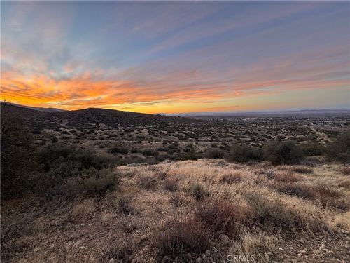 0 202 St E, Llano, CA, 93544 | Card Image