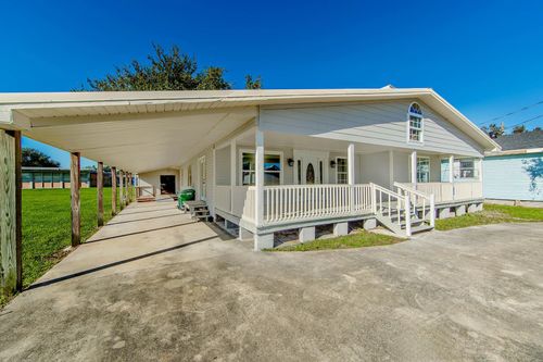 106 N 3rd St, Golden Meadow, LA, 70357-2406 | Card Image