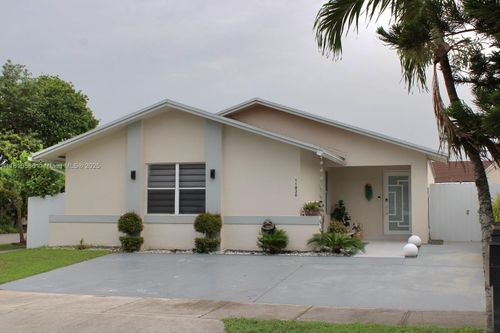 11830 Sw 208th Ter, MIAMI, FL, 33177-7010 | Card Image